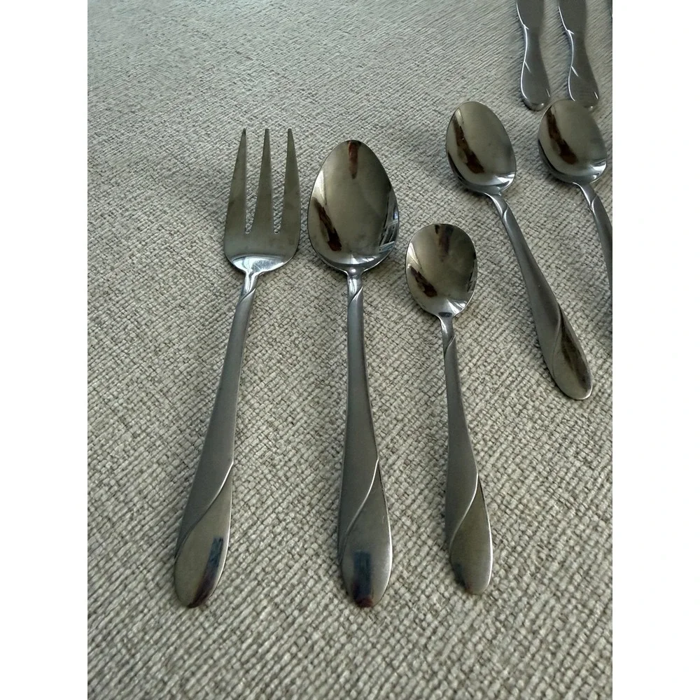33 pc Cambridge Silversmiths SWIRL SAND Stainless Flatware Replacement Set Lot
